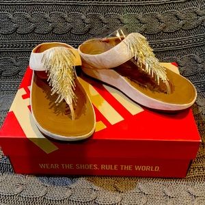 Fitf flop, US size six, color light pink